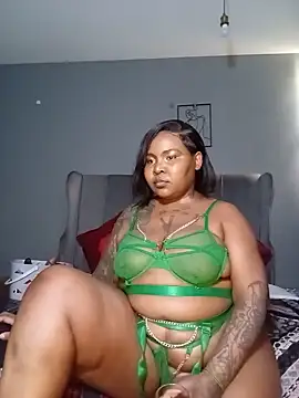 Chat +18 de PearlSexxy69 ao vivo