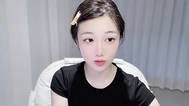 XXX chat uživo modela Ccc7-