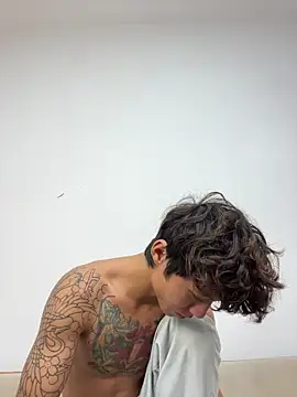 -OvO- Adlı Modelin Canlı XXX Sohbeti