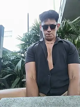 Hiroshi_Shen Chat XXX in diretta