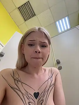 EliteBitch's Live XXX Chat