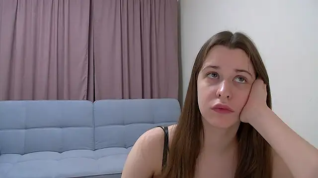 AgataAisit élő XXX-chatje