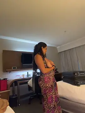Chat +18 de Bigbuttbrooklynn ao vivo