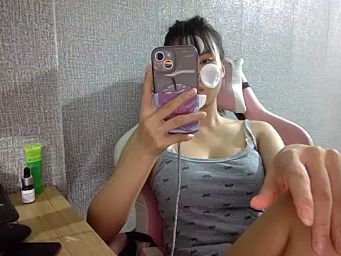 Ly-ny's Live XXX Chat