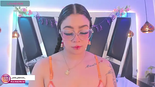 antonelllepiercee 现场XXX聊天