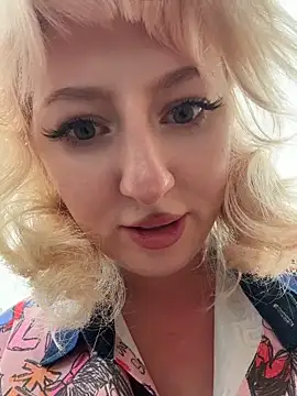 RonnieKiss Adlı Modelin Canlı XXX Sohbeti