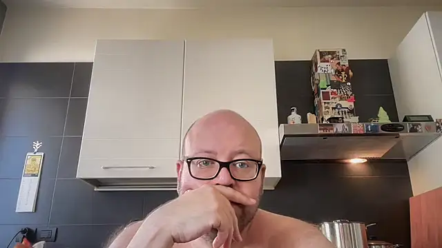theitalianbear Adlı Modelin Canlı XXX Sohbeti