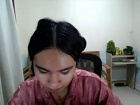 devine_goddess Adlı Modelin Canlı XXX Sohbeti