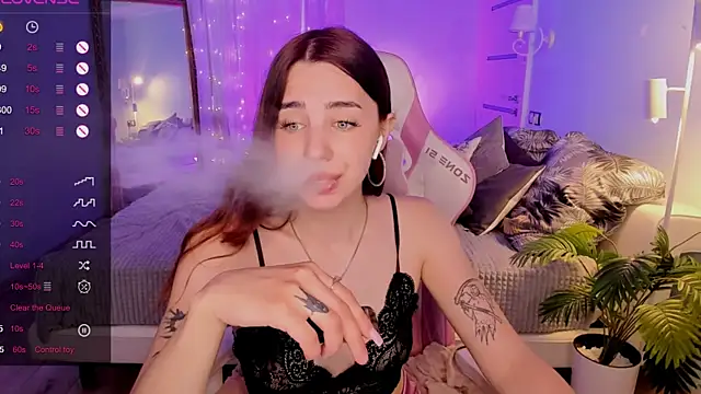 XXX chat uživo modela CharliGrace_