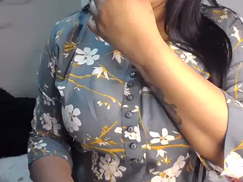 Trezza 现场XXX聊天