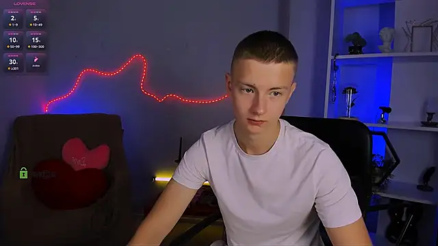 Živý XXX chat noah_nero