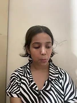 sanjna0122's Live XXX Chat