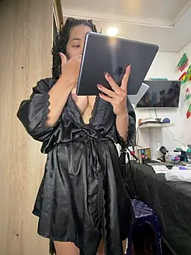 Chat +18 de carolgaita ao vivo