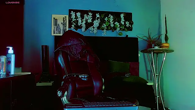 HannibalLester élő XXX-chatje