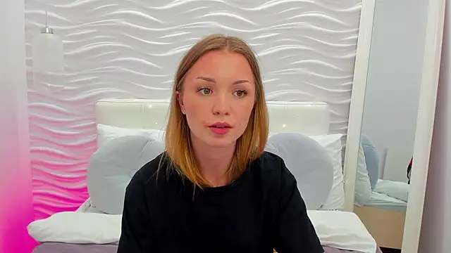 VirginOlly's Live XXX Chat