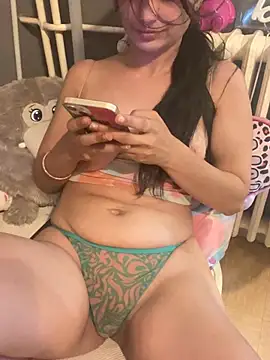 LaPetitechienne1's Live XXX Chat
