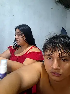 ParejaCurvy20's Live XXX Chat
