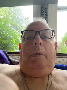 CharlieWeaver22 élő XXX-chatje