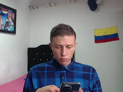 Stiiveen777n Live XXX chat