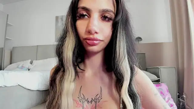 Neith_Cole Adlı Modelin Canlı XXX Sohbeti