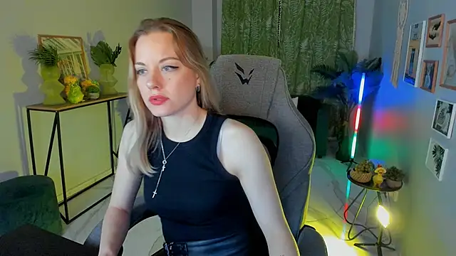VireliaMoonfall Chat XXX live