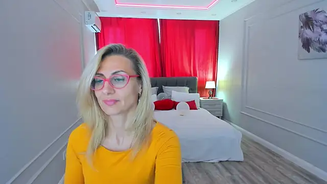 MuseOfStage Adlı Modelin Canlı XXX Sohbeti