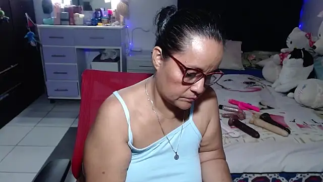 دردشة pervert_mommy_ الجنسية المباشرة