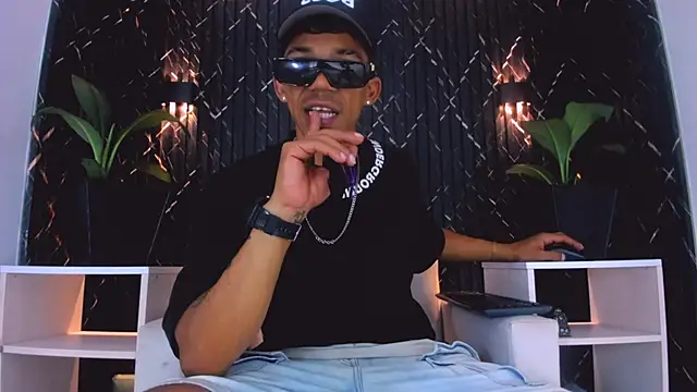 دردشة Gregory_Sforza الجنسية المباشرة