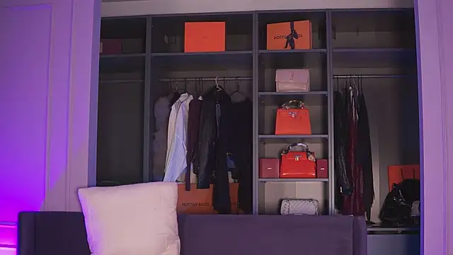دردشة Monique_Celeste الجنسية المباشرة
