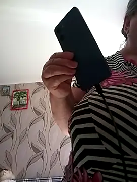 MartaMia68 Adlı Modelin Canlı XXX Sohbeti
