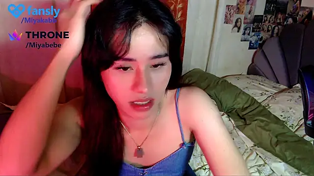 chakababe Adlı Modelin Canlı XXX Sohbeti