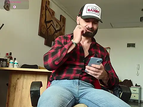 צ'אט XXX בשידור חי של GipsyKingRo