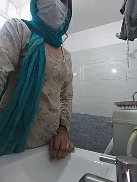 zoya_baby_ Adlı Modelin Canlı XXX Sohbeti