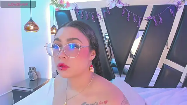 antonelllepiercee Adlı Modelin Canlı XXX Sohbeti