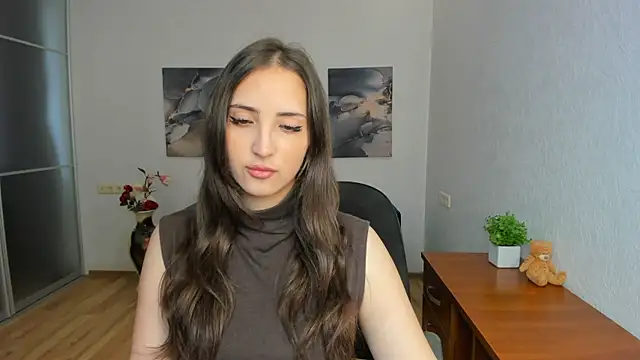 Effy_Royse Adlı Modelin Canlı XXX Sohbeti