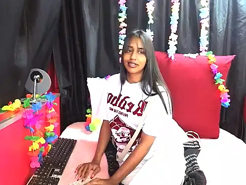 indiansexkitten23 Adlı Modelin Canlı XXX Sohbeti