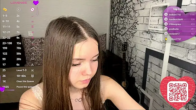 ElmiraDabato Chat XXX in diretta
