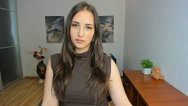 Effy_Royse Adlı Modelin Canlı XXX Sohbeti