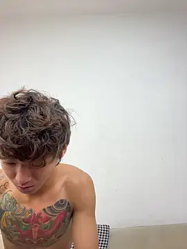 -OvO- লাইভ XXX চ্যাট