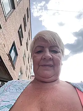 Laura_Millf Adlı Modelin Canlı XXX Sohbeti