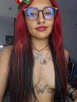 carolinerue Adlı Modelin Canlı XXX Sohbeti