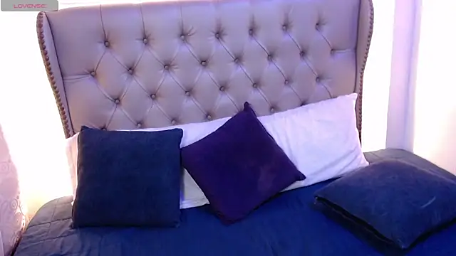 Chat +18 de Liiamthompson ao vivo