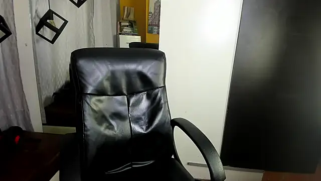 צ'אט XXX בשידור חי של jeremy_job
