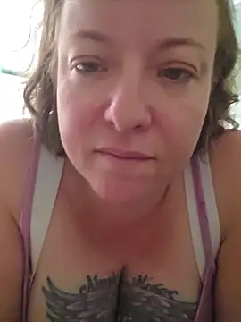 julimonroe XXX чат на живо
