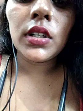 Jasmine_Januja Adlı Modelin Canlı XXX Sohbeti