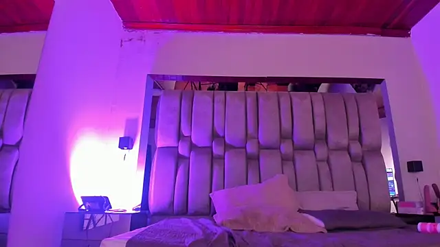 NikkySmiith 现场XXX聊天