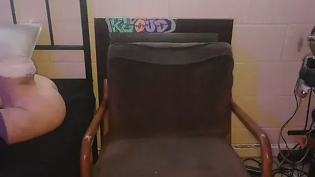 k1oudEのライブXXXチャット