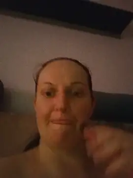 BustyLadyAlma live XXX chat