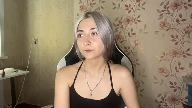 WhitePowerGirl's Live XXX Chat