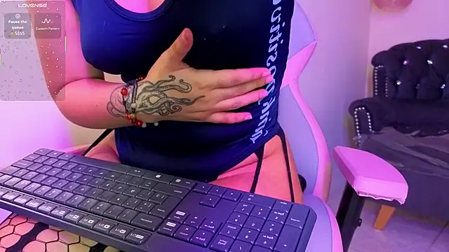 XXX chat uživo modela Kanela_miller_
